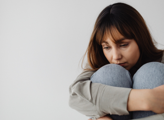 Questi 12 eventi quotidiani potrebbero scatenare la depressione