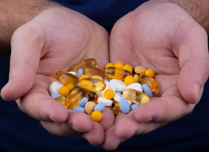 Dipendenza da farmaci: quali sono i rischi e come disintossicarsi?